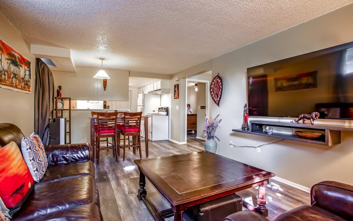 Photo of Livingroom in East Colfax