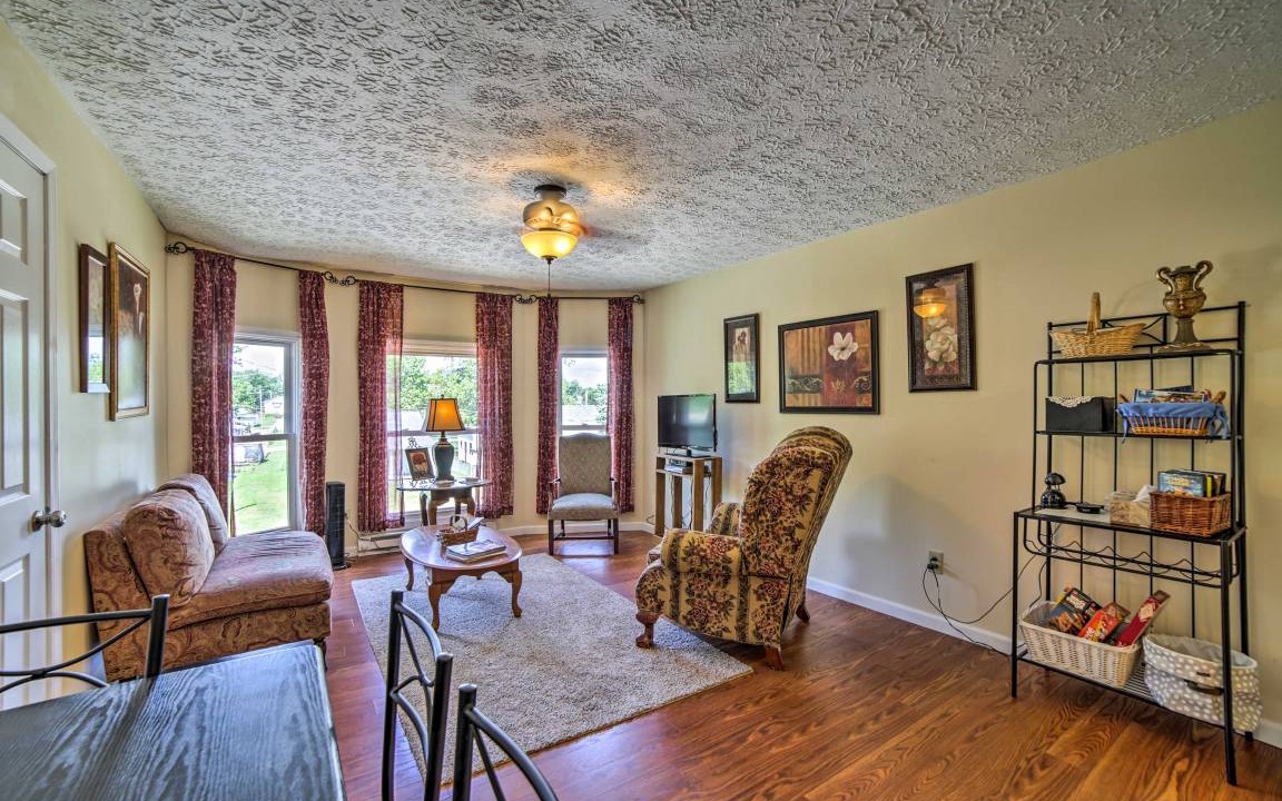 Photo of Livingroom in Geneva-on-the-Lake