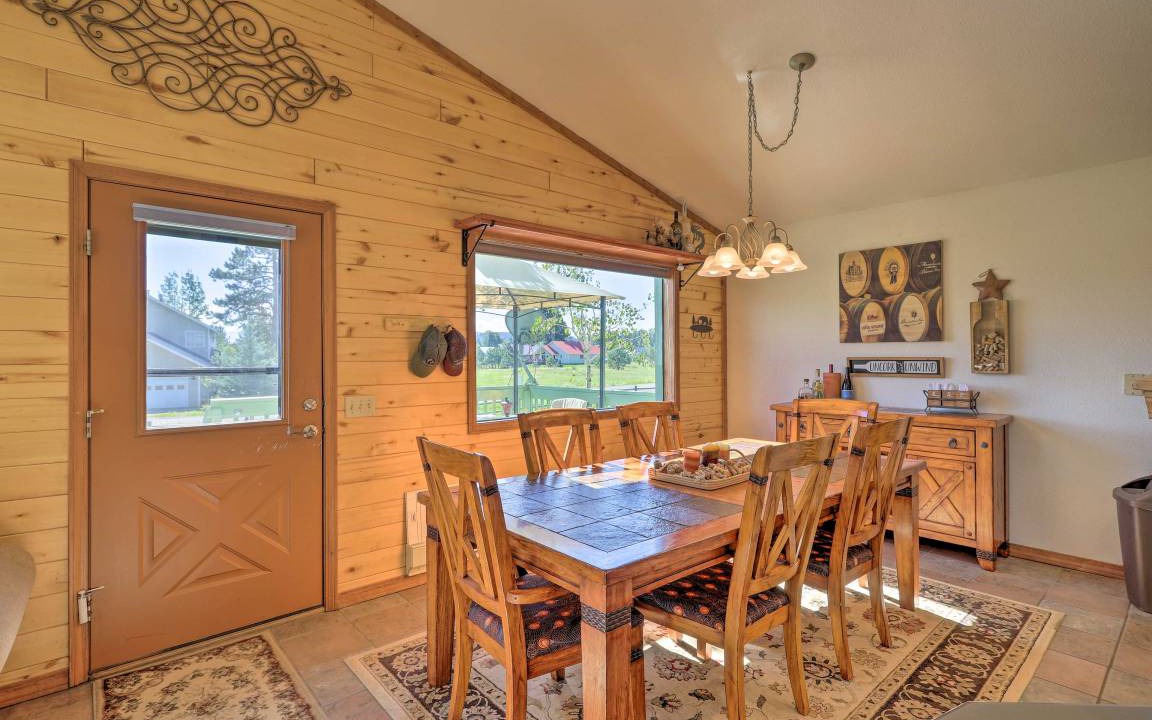 Photo of Livingroom in Lake Hatcher Park