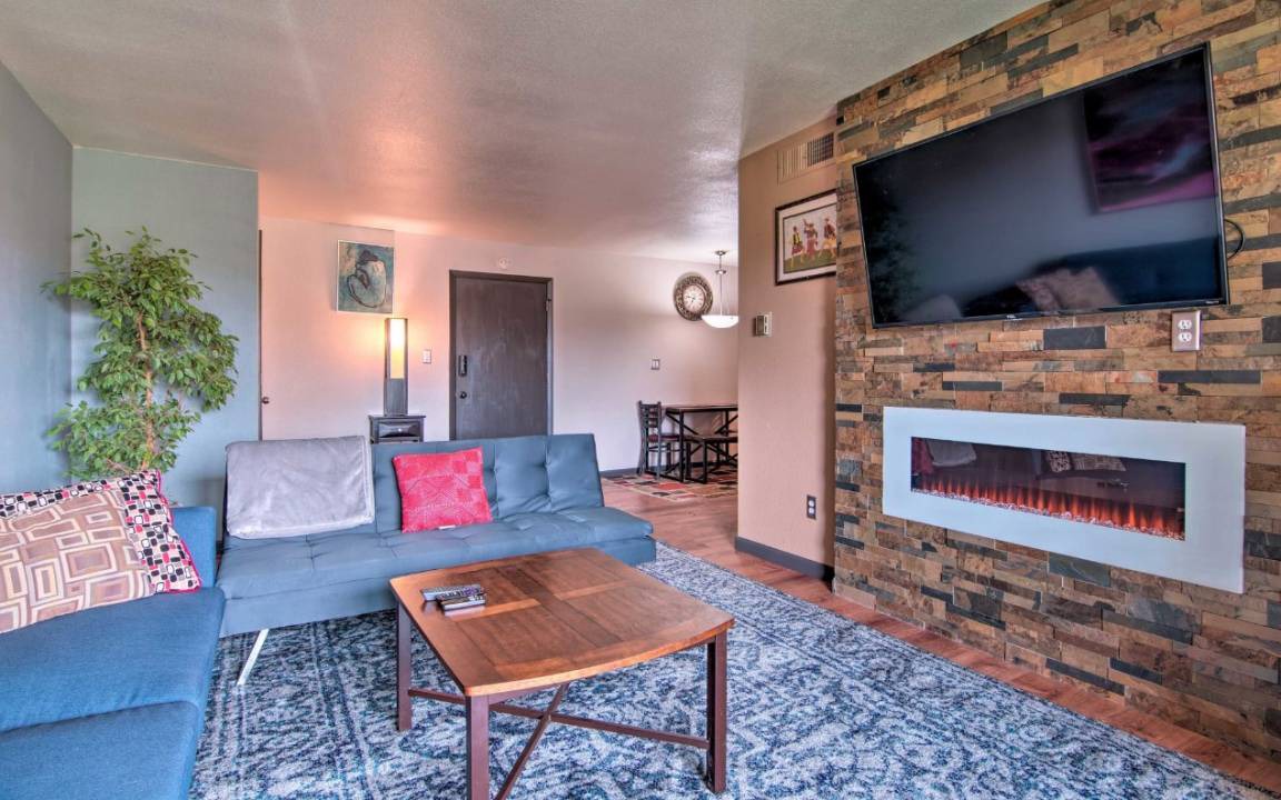 Photo of Livingroom in Gunbarrel