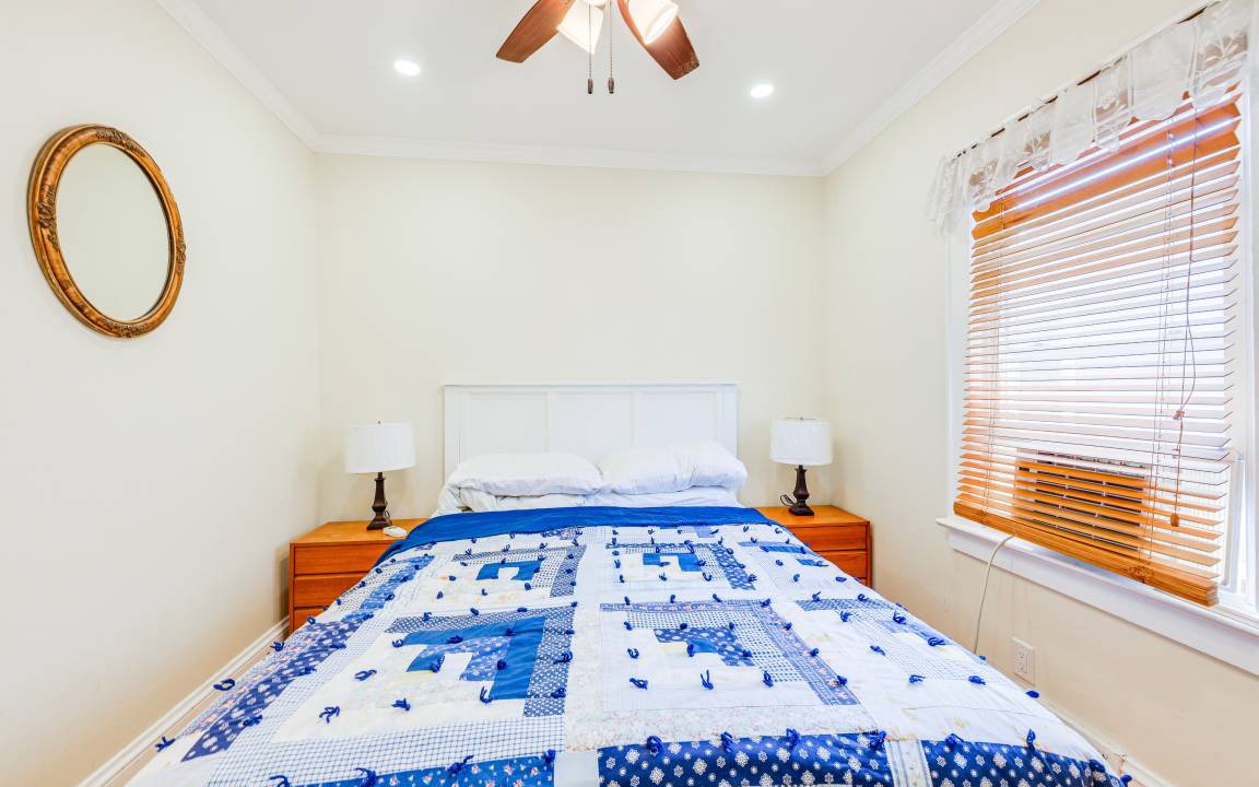 Photo of Bedroom in Point Lookout