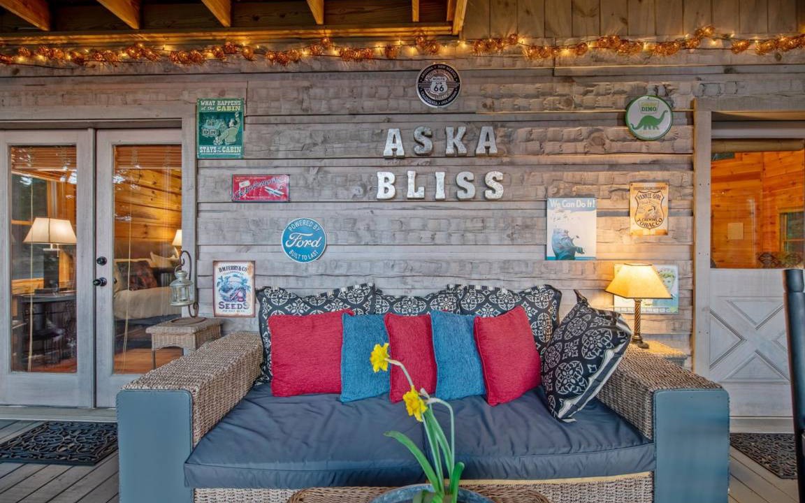 Photo of Livingroom in Ridges Over the Lake