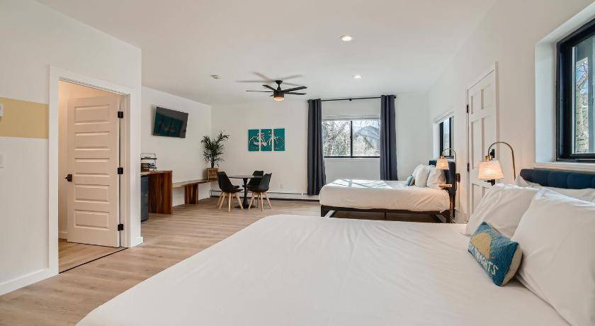 Photo of Bedroom in Idaho Springs