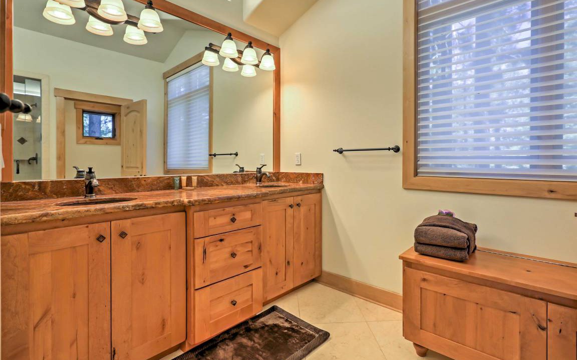 Photo of Bathroom in Pioneer Trail