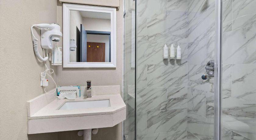 Photo of Bathroom in Northeast Heights