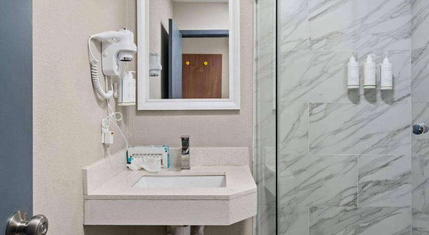 Photo of Bathroom in Northeast Heights