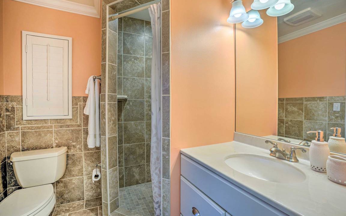 Photo of Bathroom in Central Naples