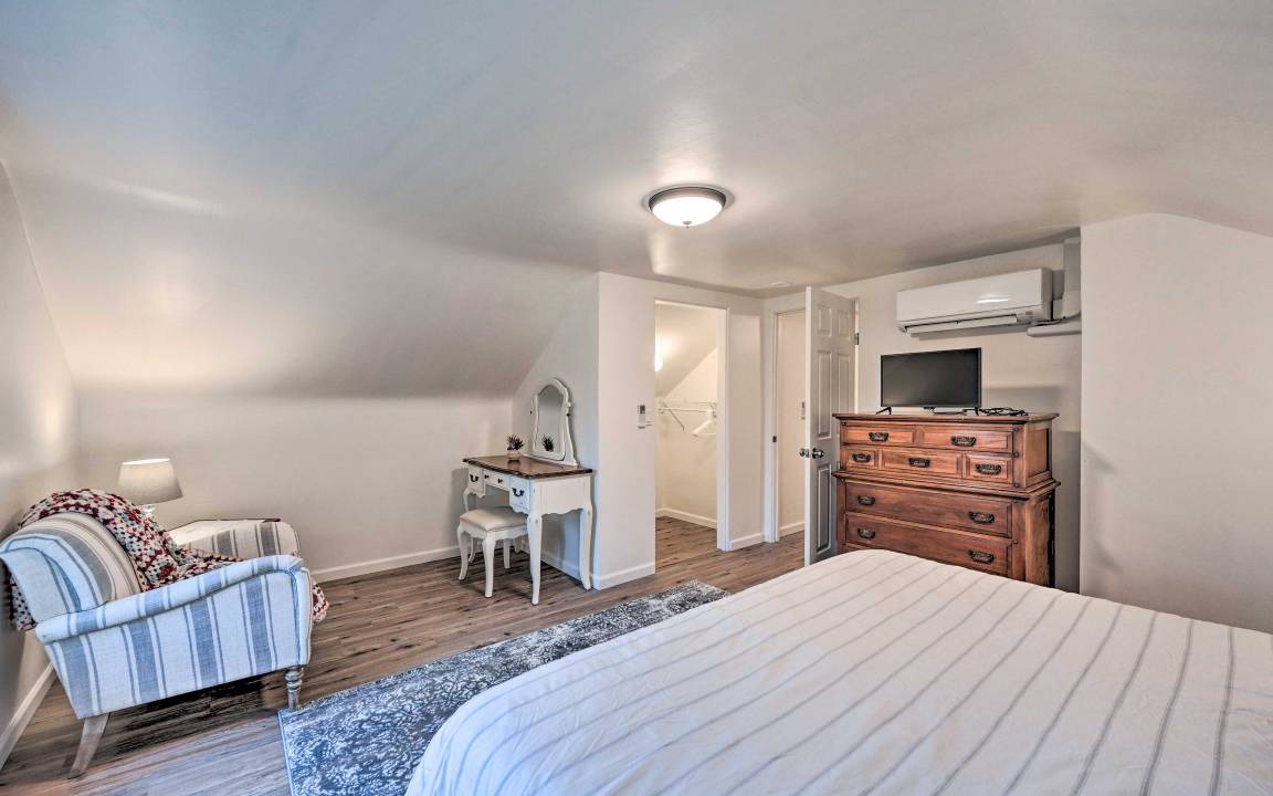 Photo of Bedroom in Redmond