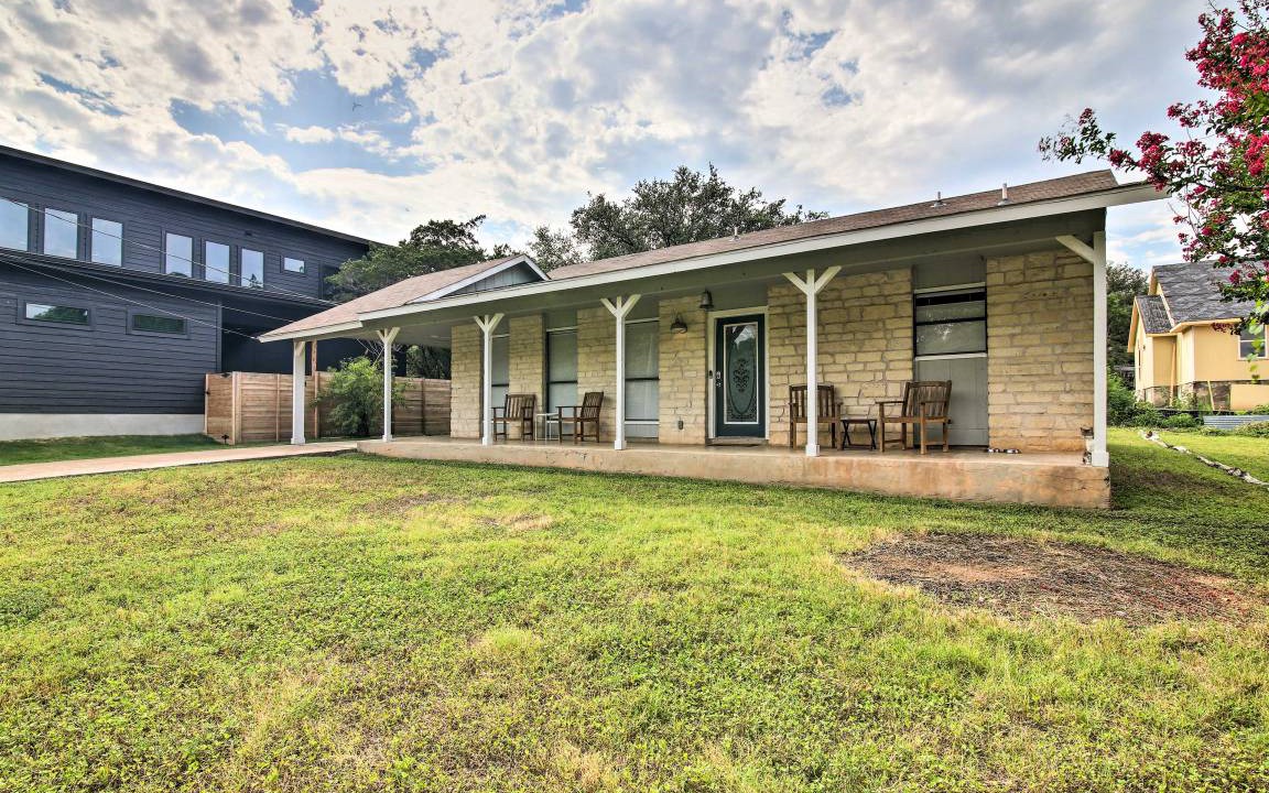 Photo of Buildings in Jonestown