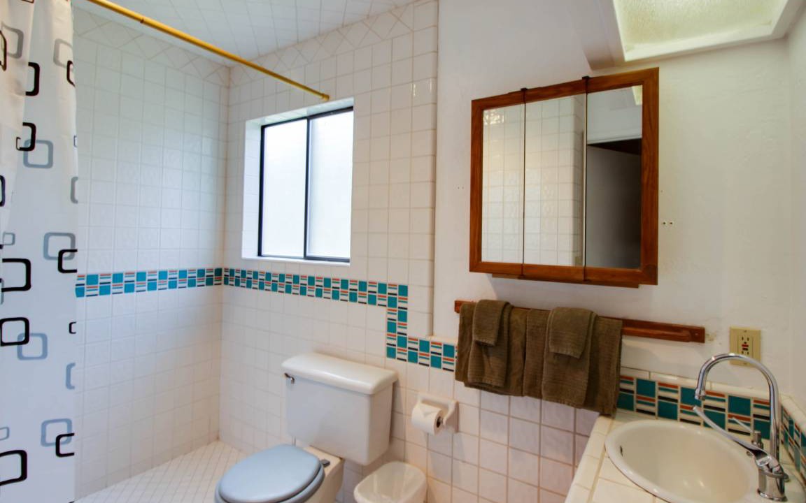 Photo of Bathroom in Al Tahoe