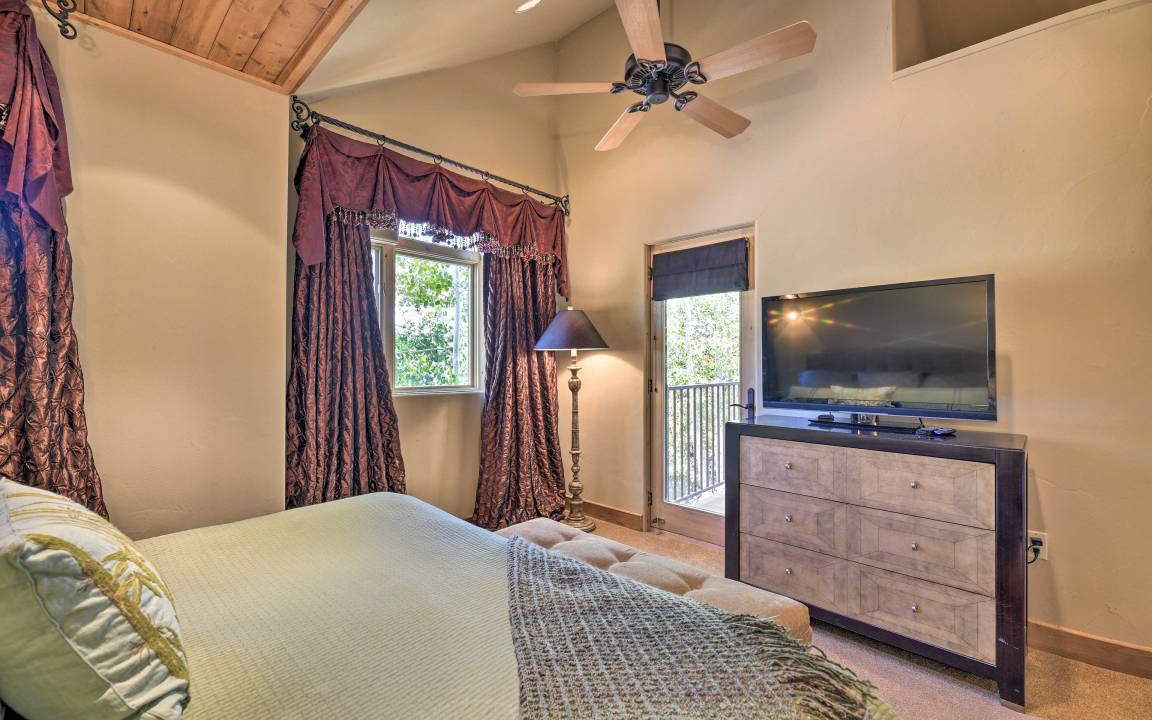 Photo of Bedroom in South Fork