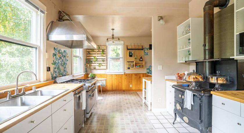 Photo of Kitchen in Broadway
