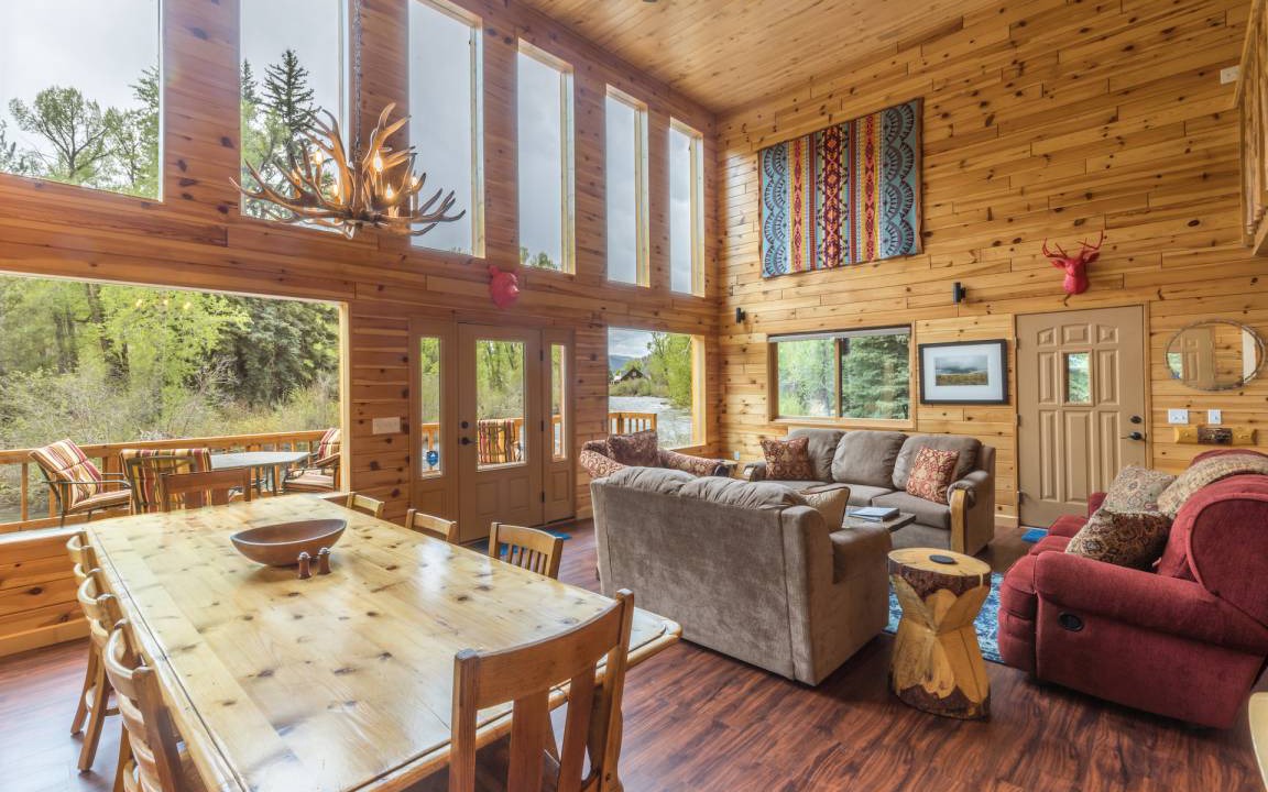 Photo of Livingroom in South Fork