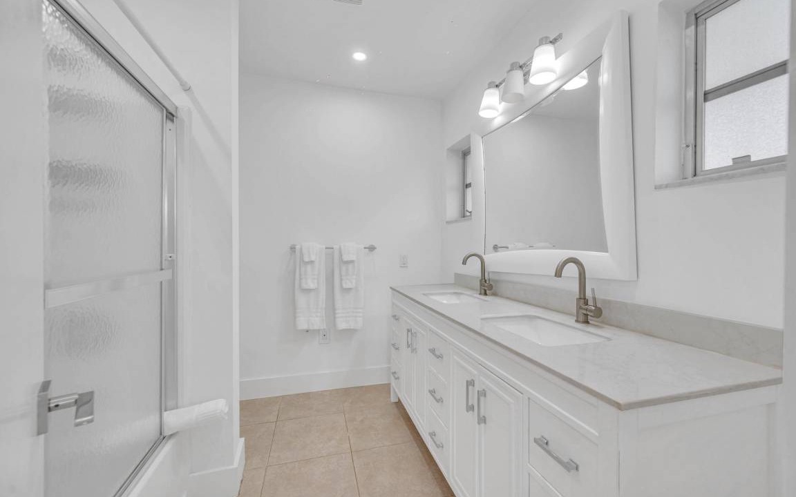 Photo of Bathroom in Barrier Island