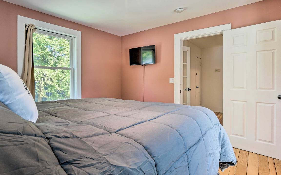 Photo of Bedroom in Lake George