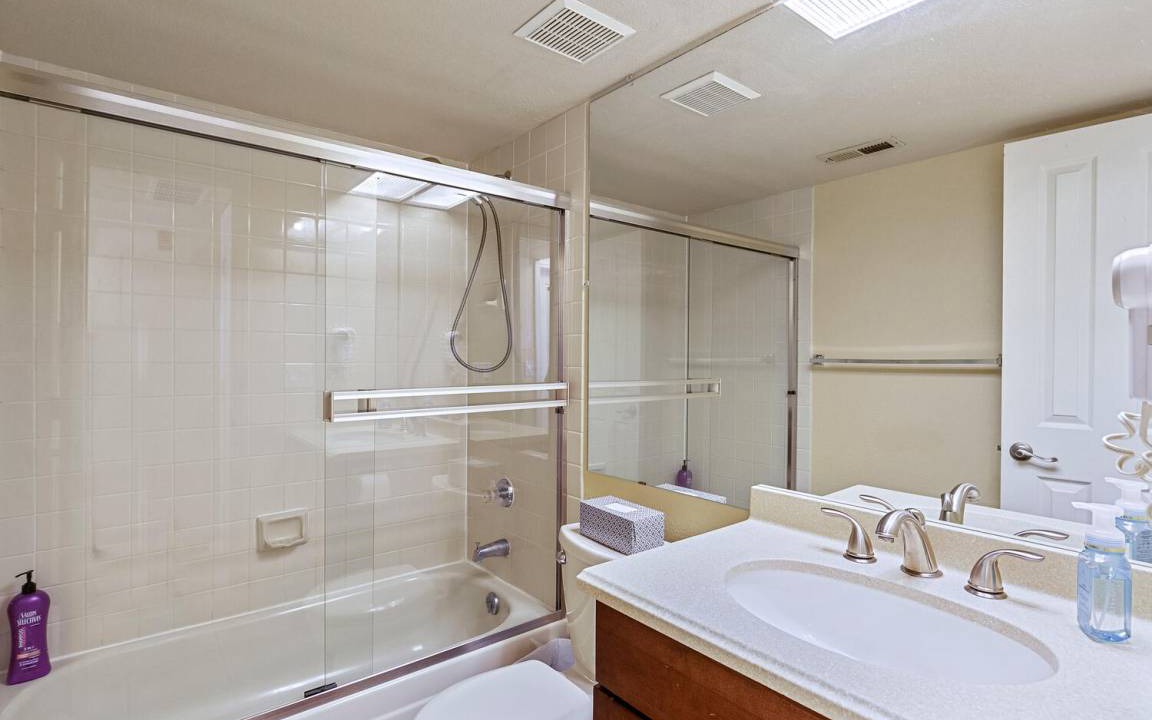 Photo of Bathroom in Englewood