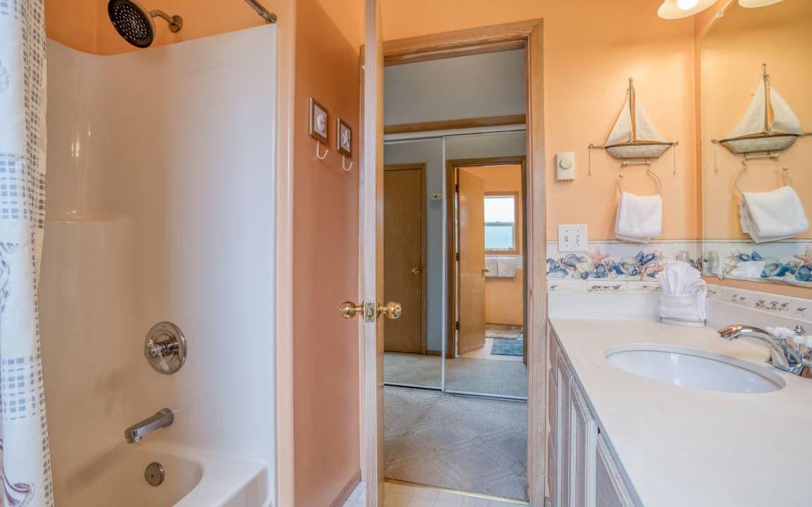Photo of Bathroom in Sandpiper Village