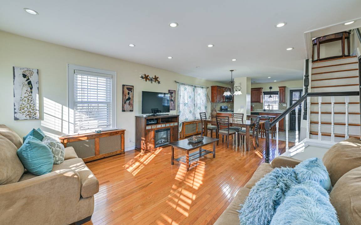 Photo of Livingroom in Valley Stream