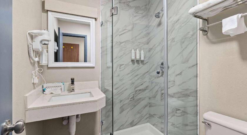 Photo of Bathroom in Northeast Heights