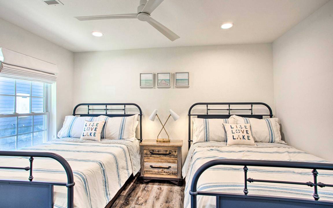 Photo of Bedroom in Log Cabin