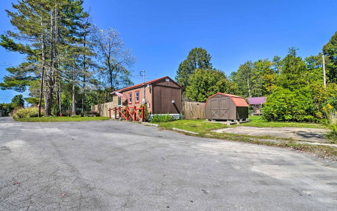 Photo of Buildings in Mt Lookout