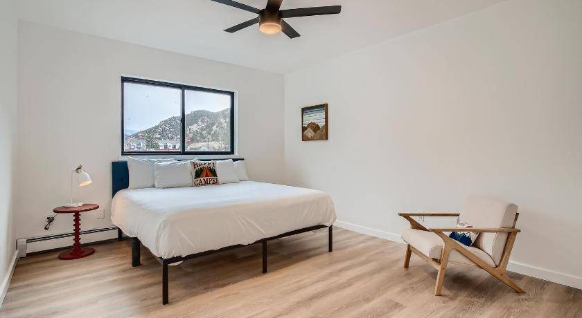 Photo of Bedroom in Idaho Springs