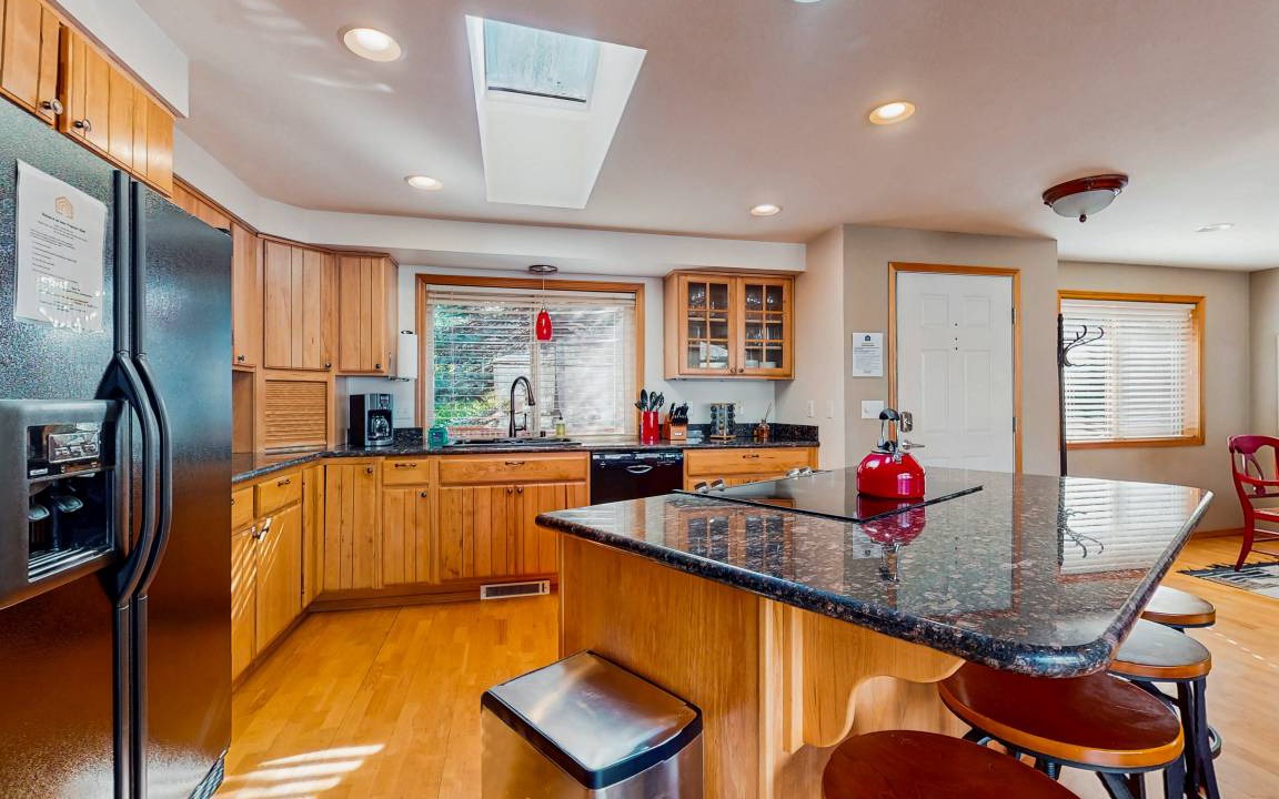 Photo of Kitchen in Gold Bar