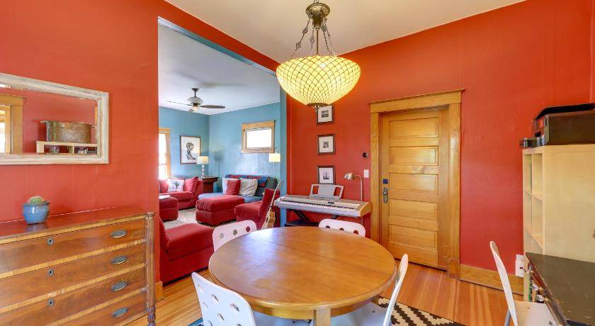 Photo of Livingroom in Idaho Springs