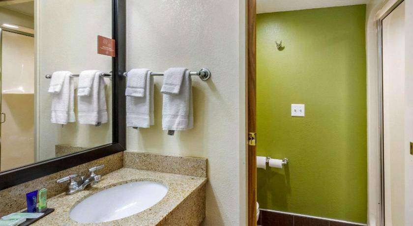 Photo of Bathroom in Marriott-Slaterville