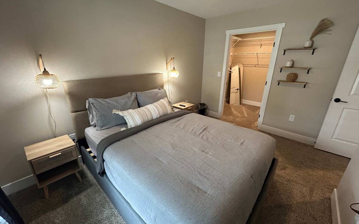 Photo of Bedroom in Acme