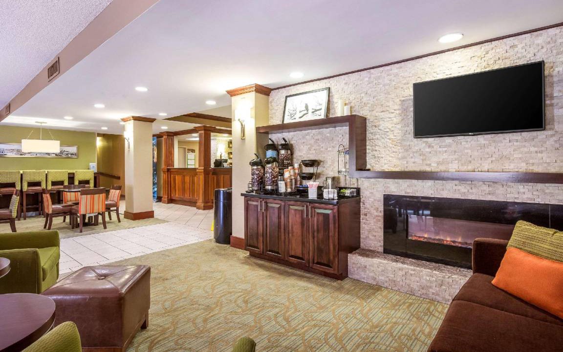 Photo of Livingroom in Central Newport News