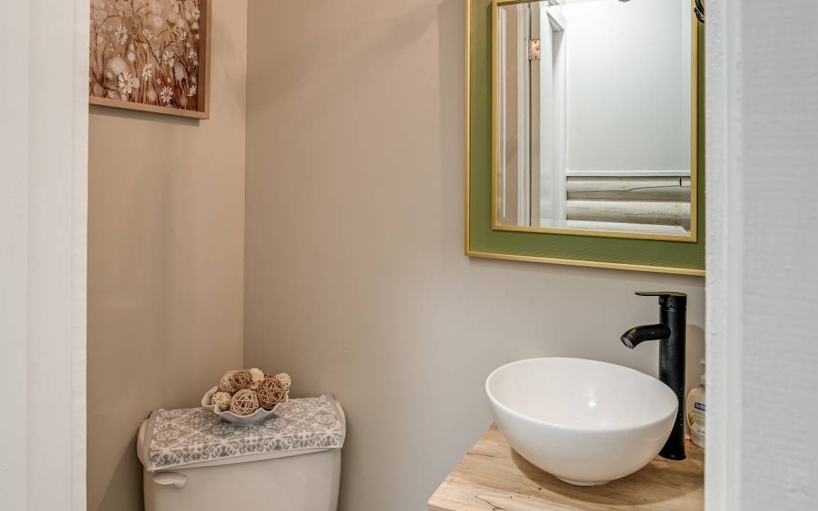 Photo of Bathroom in Linden