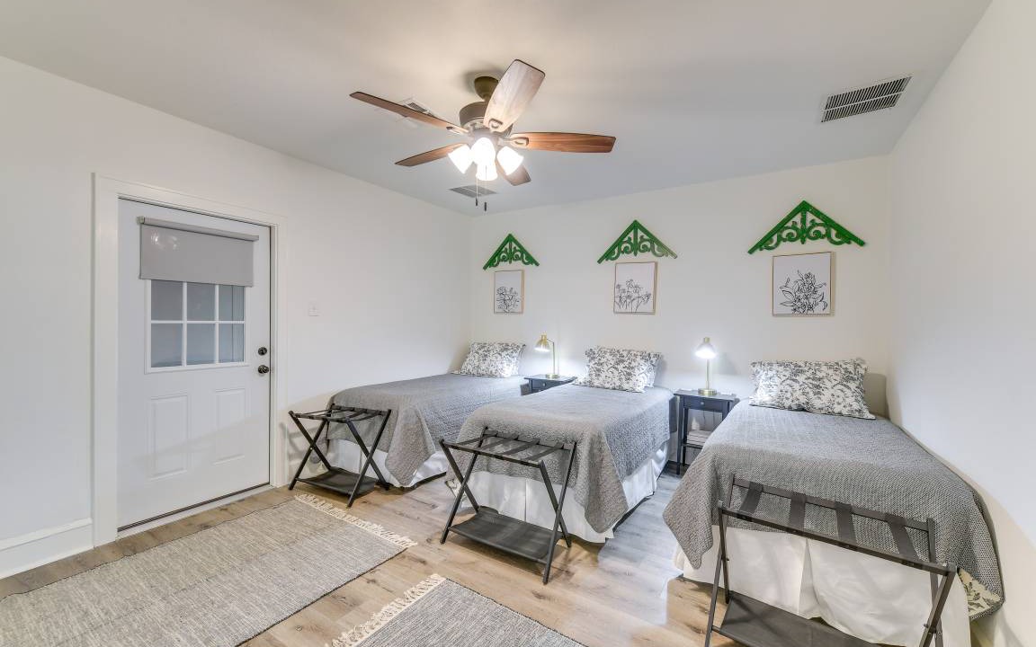 Photo of Bedroom in Austin Ave.