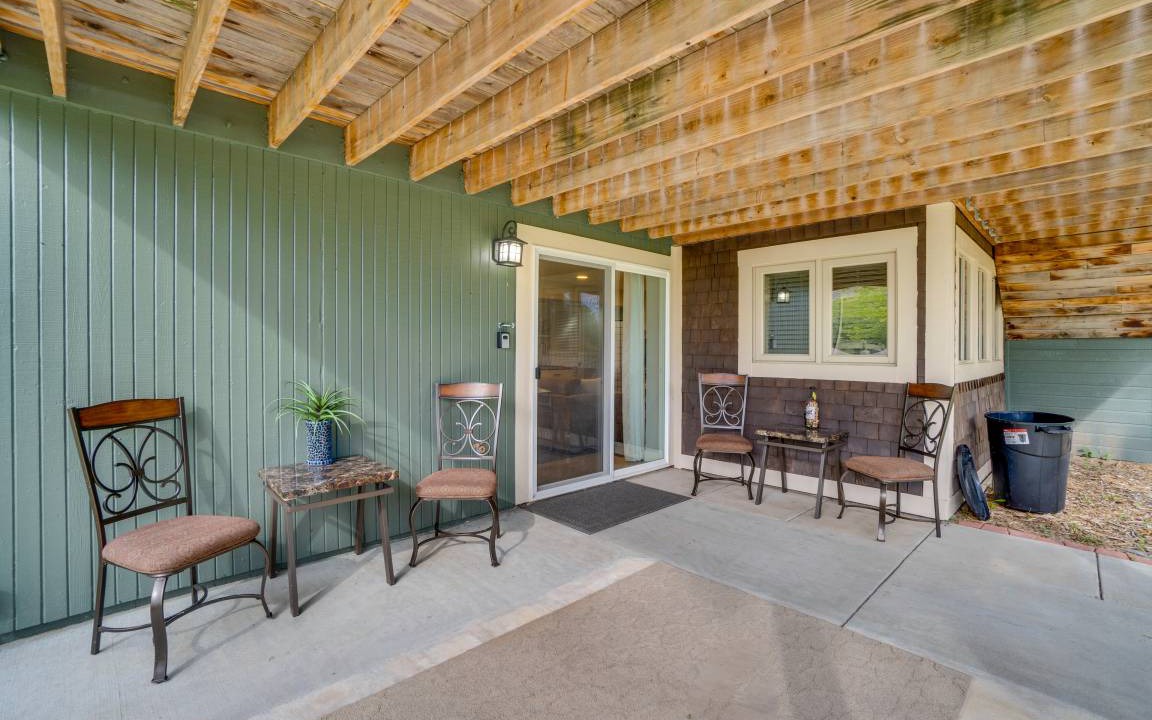 Photo of Patio Balcony in The Pinery