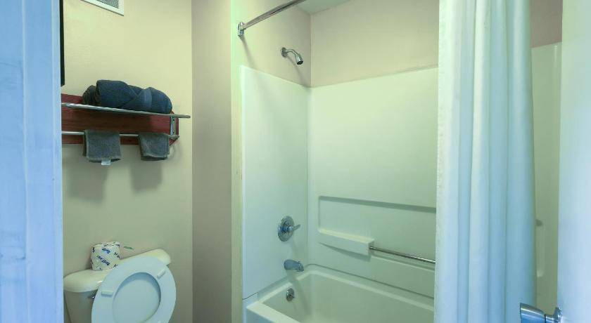 Photo of Bathroom in Brownsville