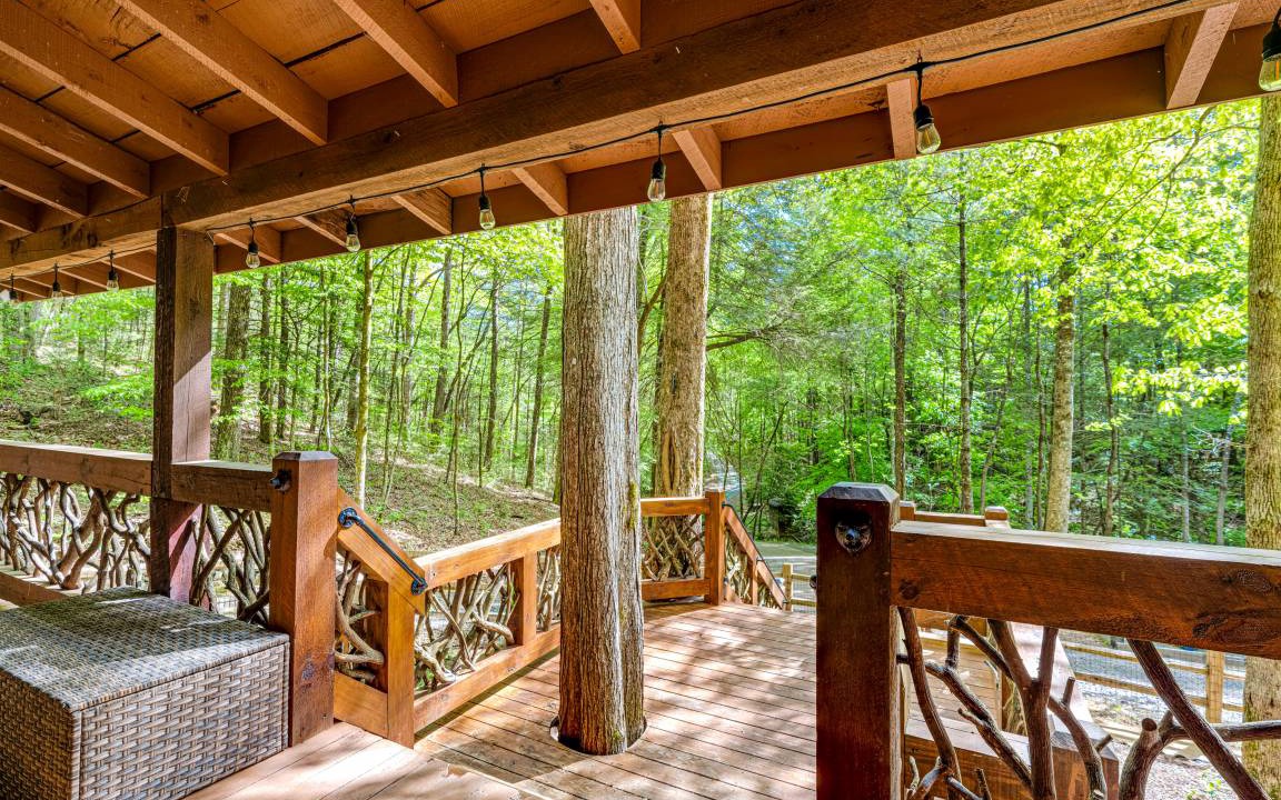 Photo of Patio Balcony in Hidden Lake