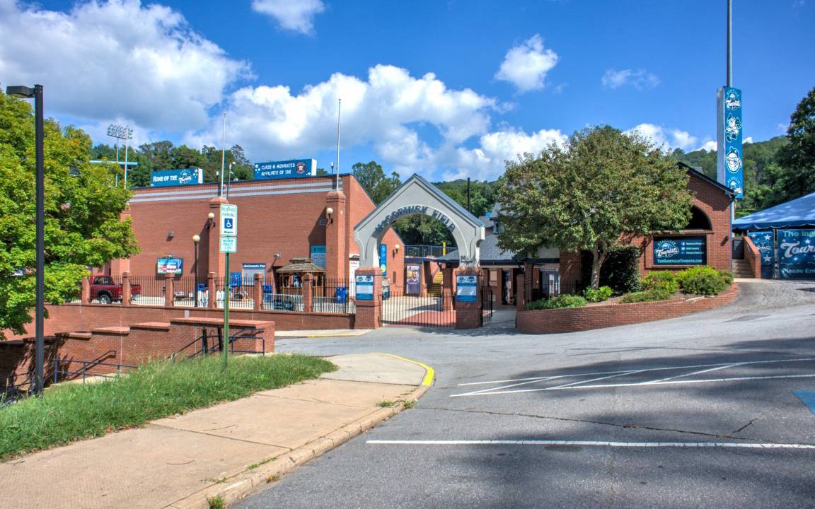 Photo of Buildings in East End - Valley Street