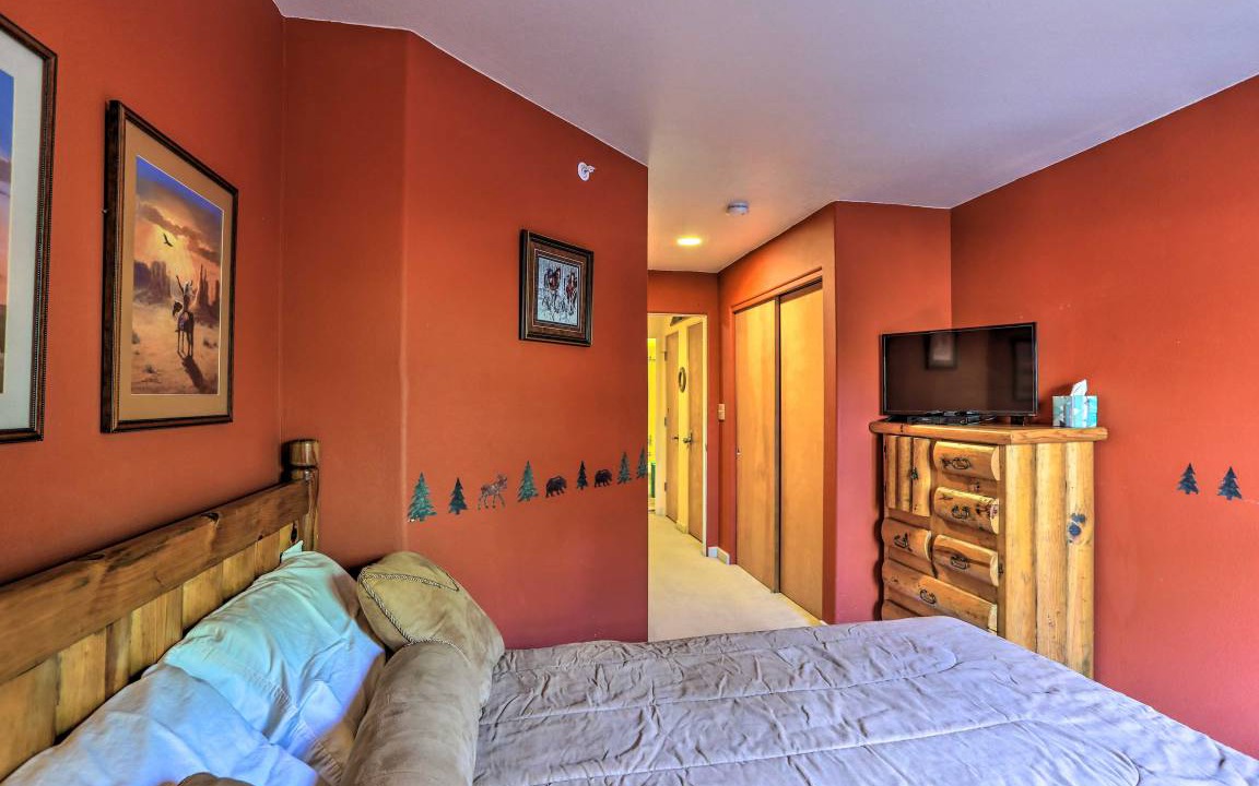 Photo of Bedroom in Edwards