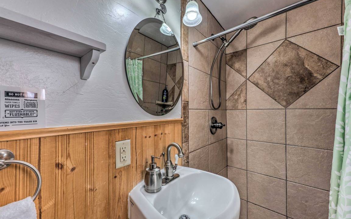 Photo of Bathroom in Ruidoso