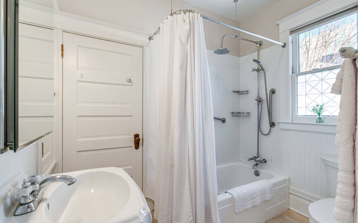 Photo of Bathroom in Washington Park West