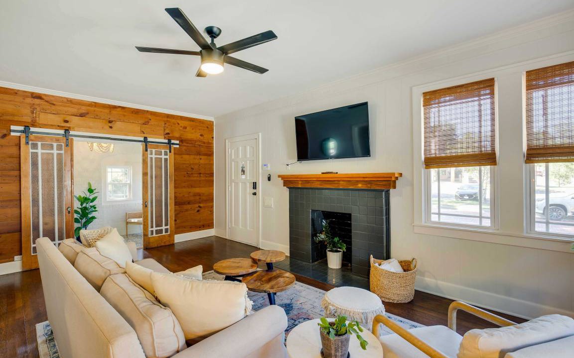 Photo of Livingroom in Tyler