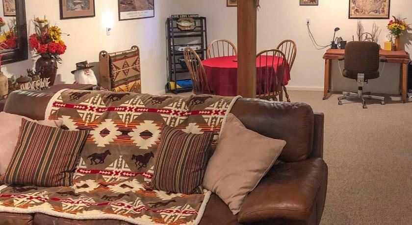 Photo of Livingroom in Twin Creek Village
