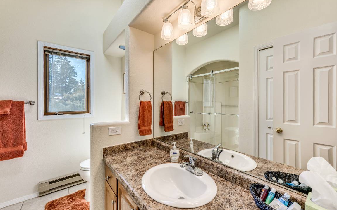 Photo of Bathroom in Cloudcroft