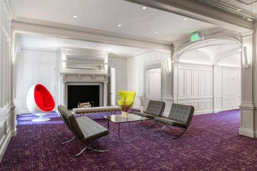 Photo of Livingroom in Fenway–Kenmore