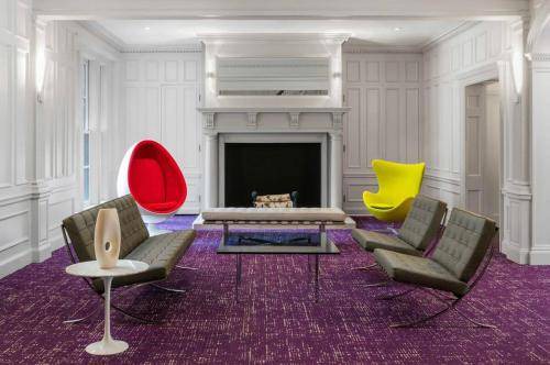 Photo of Livingroom in Fenway–Kenmore