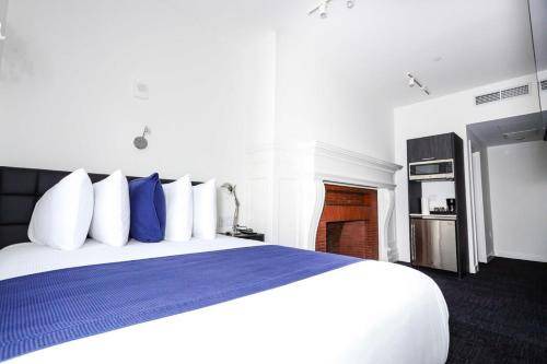 Photo of Bedroom in Fenway–Kenmore