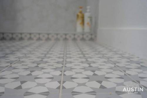 Photo of Bathroom in Greater South River City
