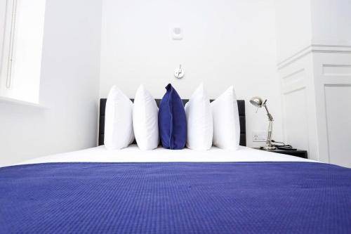 Photo of Bedroom in Fenway–Kenmore
