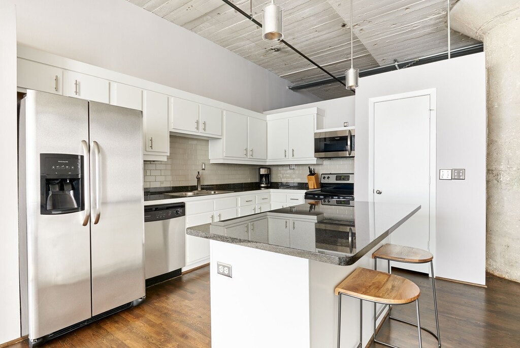 Photo of Kitchen in Theater District