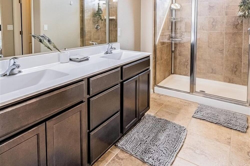 Photo of Bathroom in Tierra Oeste